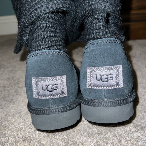 UGG SIZE 8 like new - Picture 2 of 11